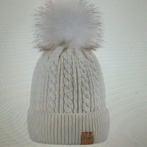 Fluffy Pom Pom hat